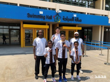 مع فريق الشباب